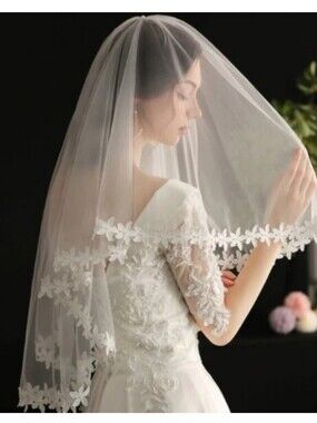 Wedding veil white bridal pearls elbow medium length elegant beautiful brand new